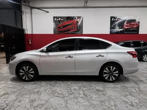 Nissan Sentra 1.8 Exclusive Pure Drive Cvt 8