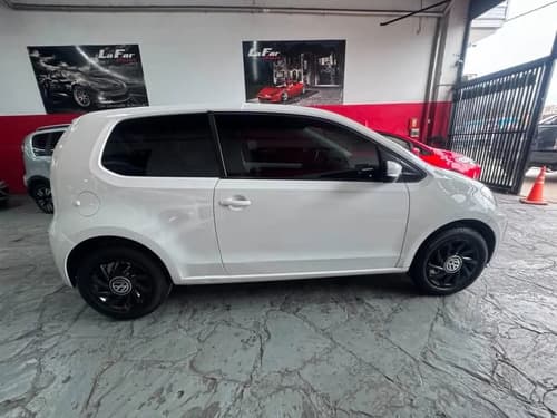 Volkswagen Up! 1.0 High Up! 3 P 6