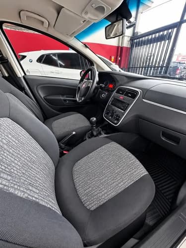 Fiat Punto 1.4 Attractive 9