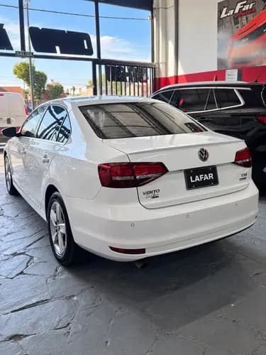 Volkswagen Vento 1.4 Tsi Highline 150cv At 3