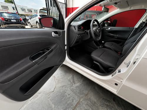 Volkswagen Gol Trend 1.6 Trendline 2019 10