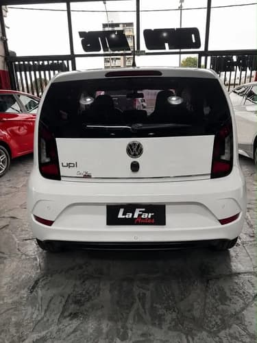 Volkswagen Up! 1.0 High Up! 3 P 8